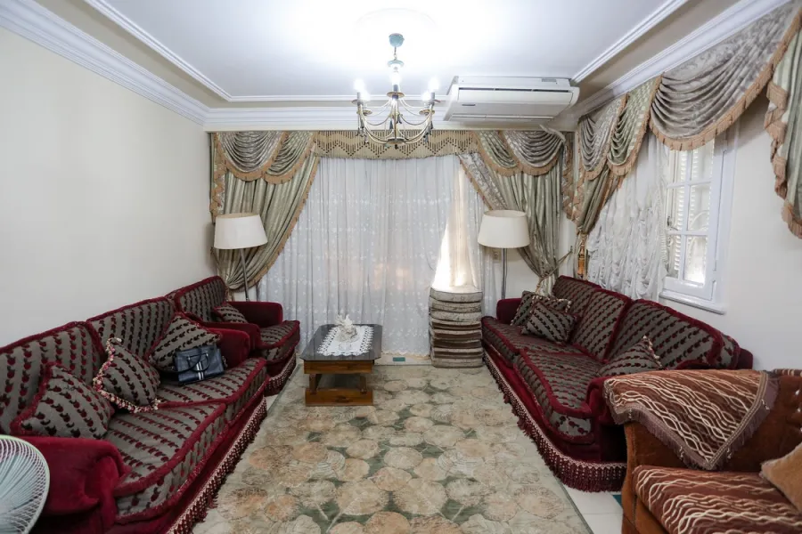 شقة للبيع 200م صافى سيدي بشر (أول نمرة من ش العيسوي)