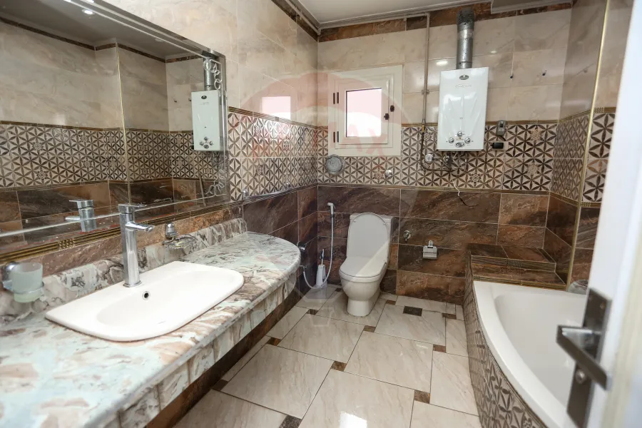 Apartment for sale 300 m Sidi Bishr (next to the Hilton)