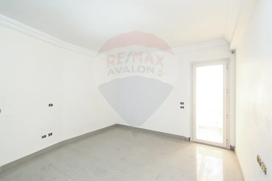 شقة للإيجار 170 م سموحة (دوران فيكتور عمانويل)