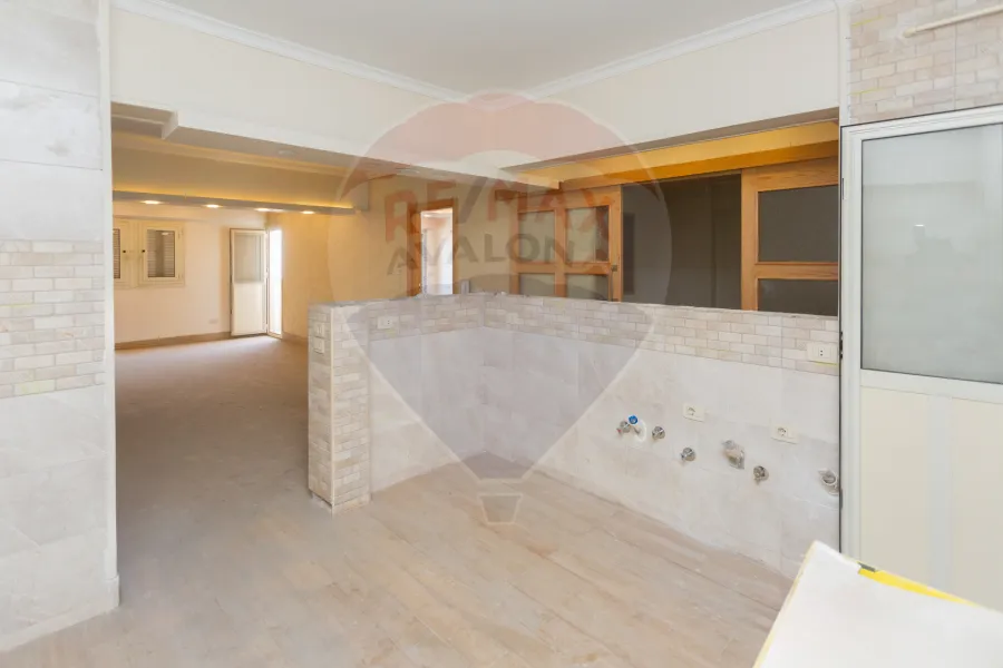 شقة للبيع 131 م سموحة (بجوار جرين تاورز)-1