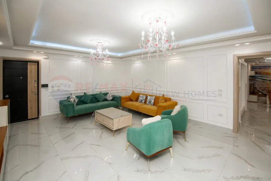 Apartment for sale 190 m Al-Mamoura ( steps from the sea )