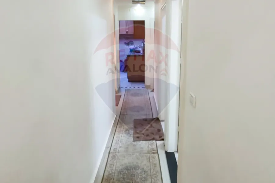 شقه للبيع  130م ميامى (ش الصرافة)