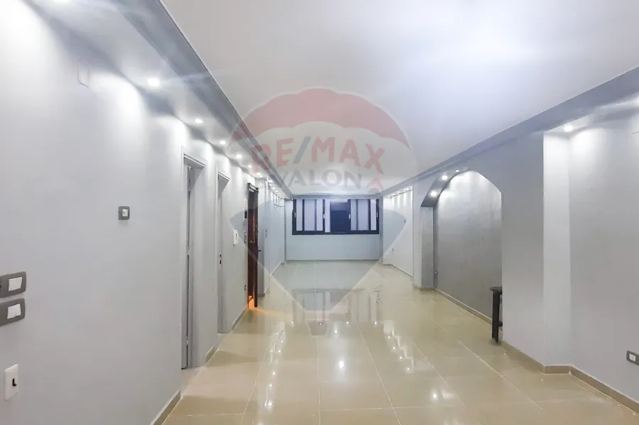 شقة للايجار 180 م سموحة (ش الريادة)