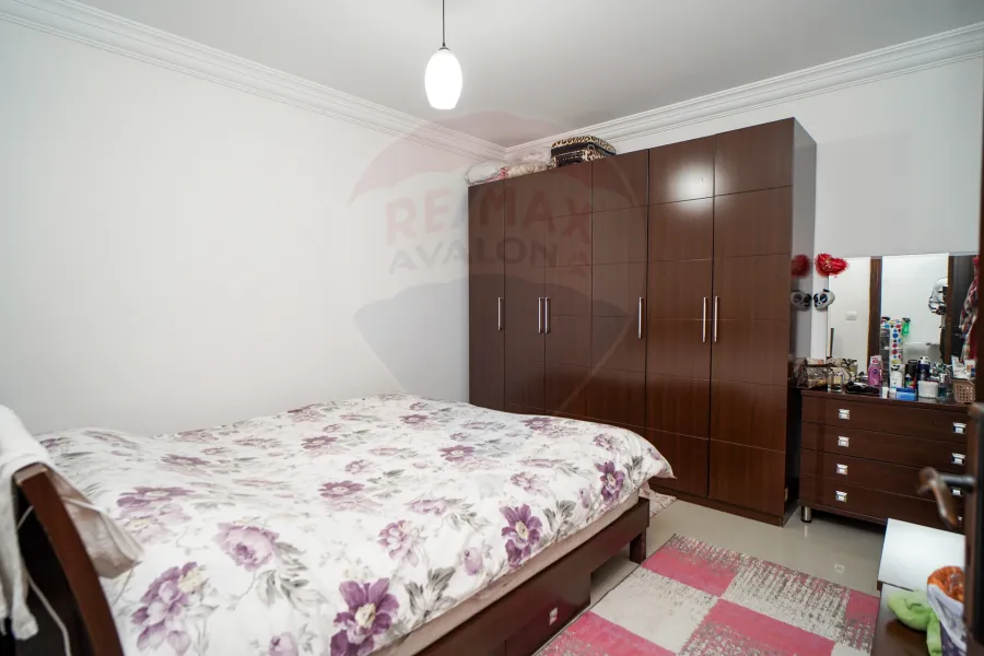 شقة للبيع 200 م لوران (ش الاقبال)