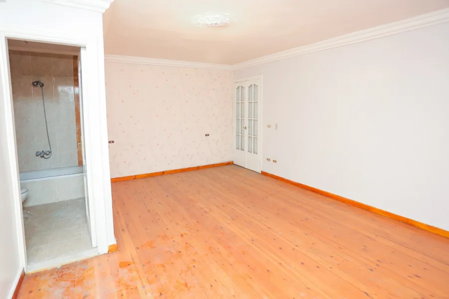 شقة للبيع 190 م بولكلي (شارع مصطفى كامل الرئيسي) - أول سكن