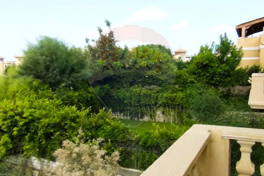 فيلا ستاند الوان للبيع 560 م كينج مريوط (العروبة رويال)