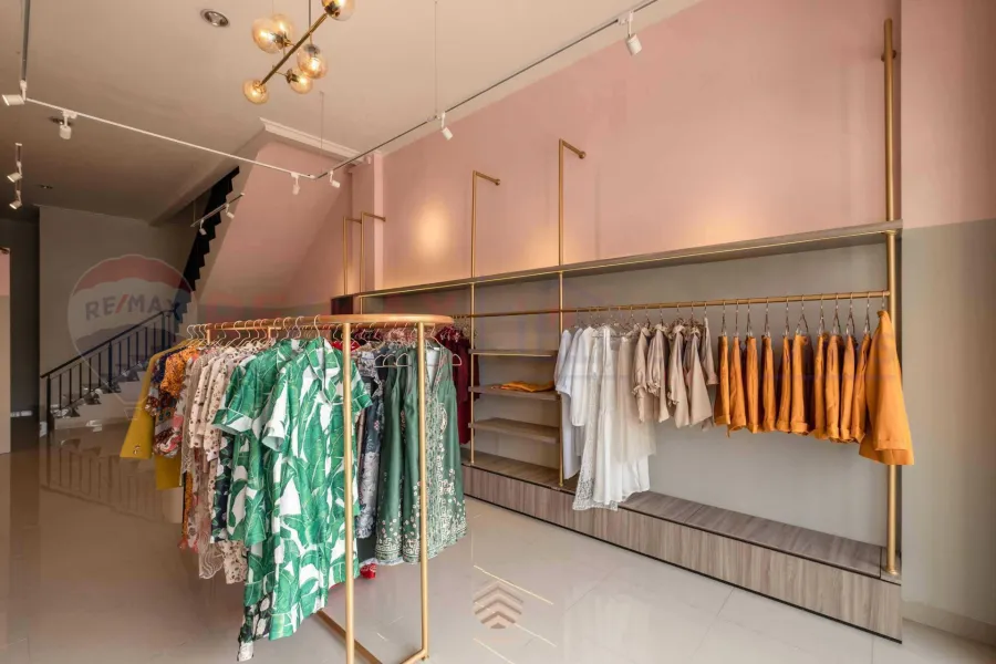 Mezzan for rent 120 m Miami (Gamal Abdel Naser st - Golden Square)