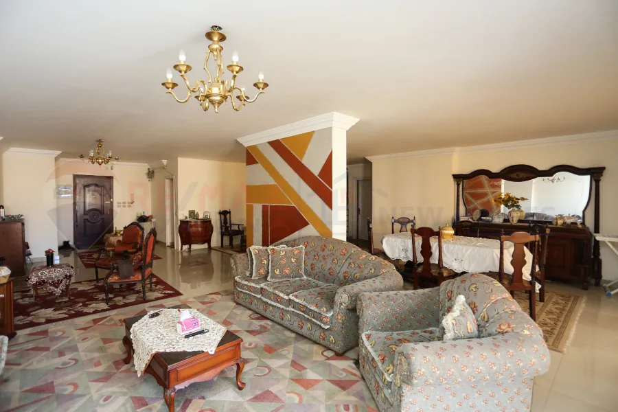 Apartment for sale 360 ​​m Zizinia (steps from tram)