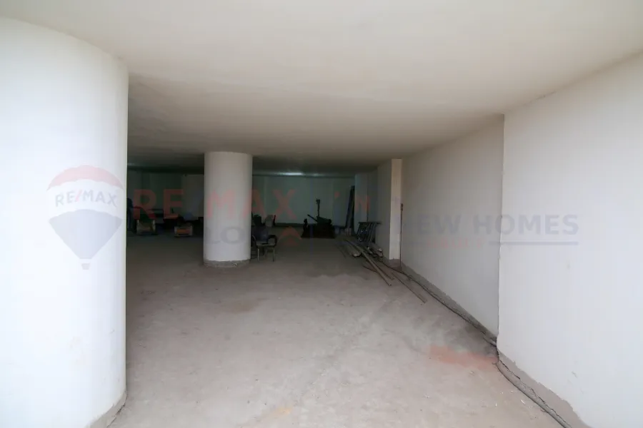 مسطح تجاري للايجار 550 م  جليم ( ش رسمي باشا )