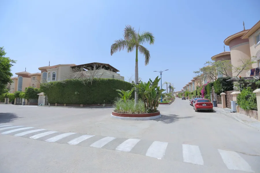 Stand Alone Villa 1090m for Sale Al Orouba Compound (King Marriott)