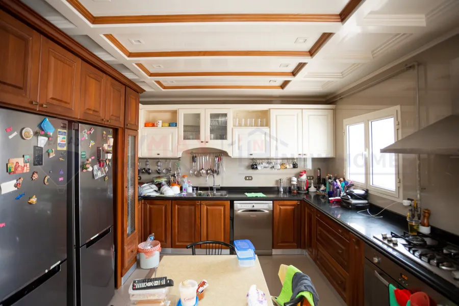 شقة للبيع 600 م سان ستيفانو (على البحر مباشرة - برج النحاس)