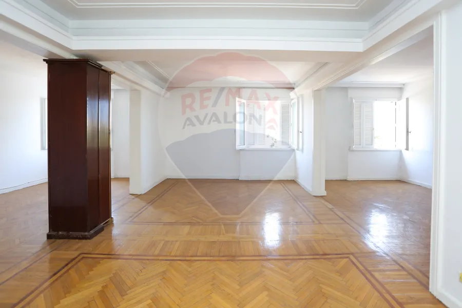 شقة للإيجار 220 م محطة الرمل (شارع السلطان حسين - منطقة الشلالات)