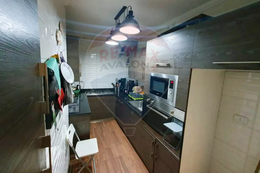 Apartment for sale in Rushdi (directly on the tram) 176 m