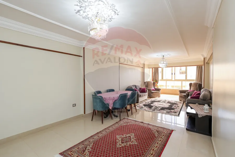 Apartment for sale 180 m Janaklis (steps from the tram - near Fathallah)