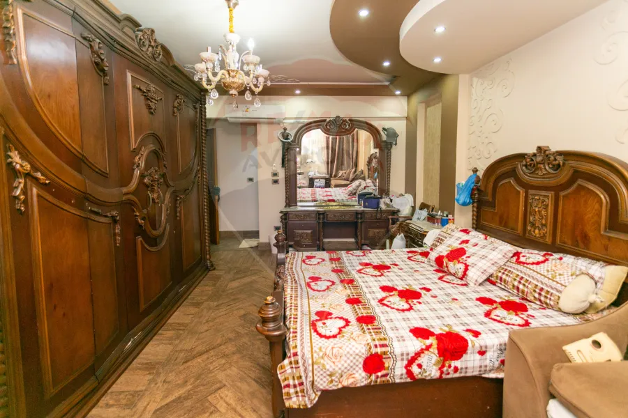 شقة للبيع 267 م سموحة (ش 14 مايو)