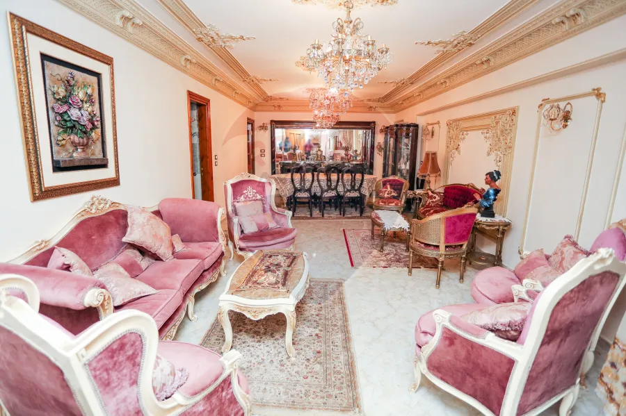 شقه للبيع 135 م جناكليس (خلف سنترال فتح)