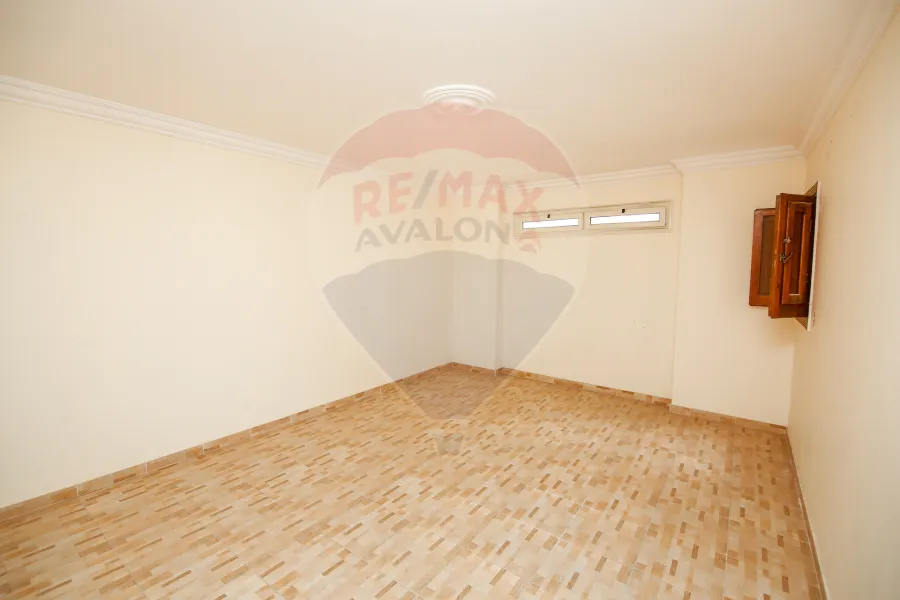 Apartment for sale 192 m Al Shatby (Steps from the sea)