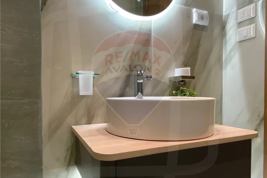 سكاي فيلا للبيع 317 م  (سكاي لاين)