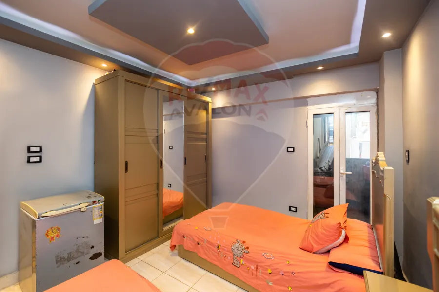 شقة للبيع 140 م المندرة (أمام كوبري 45 - على البحر مباشرة)