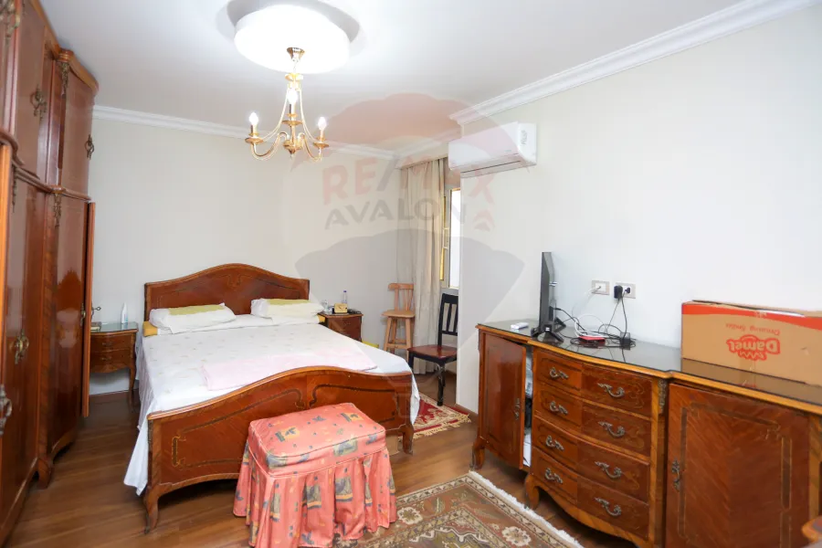 شقة للبيع 195 م كفر عبده (ميدان سانت جيني - عماره براند)