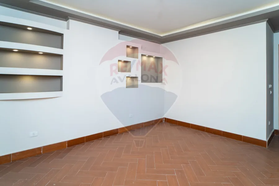 شقة للإيجار 205 م لوران (ش الإقبال)