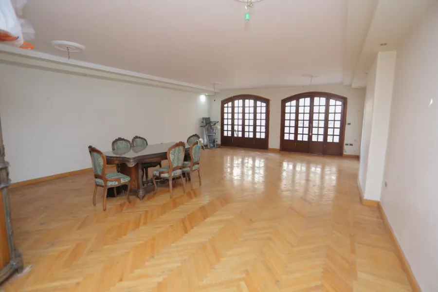 Apartment For Sale 275m Stanley (Steps From Kornish) First Hand