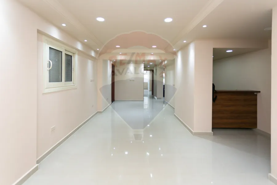 مقر إداري للبيع 170 م سموحة ( ش فوزي معاذ)