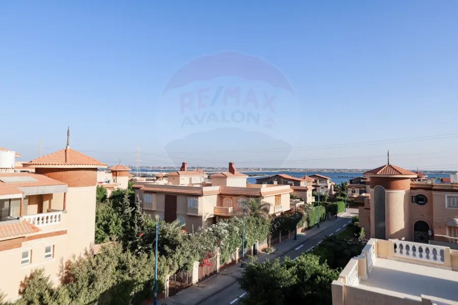 فيلا ستاند الون للبيع 620 م كينج مريوط (العروبة رويال)