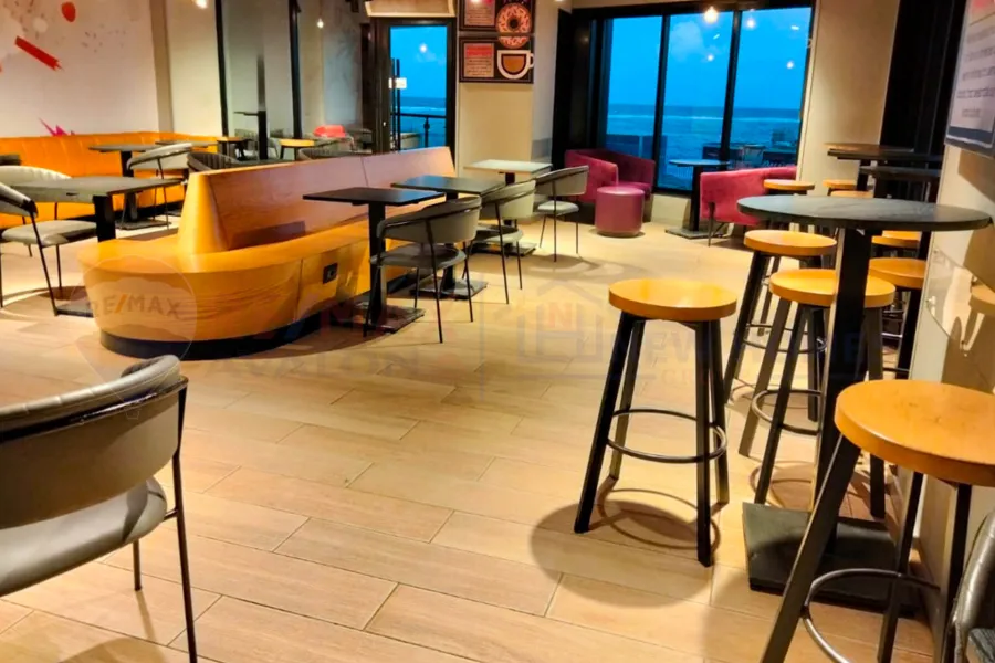 محل  بعائد استثماري للبيع 200 م المندرة (على البحر مباشرة) بتسهيلات في السداد