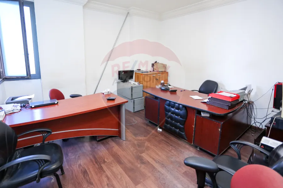 Apartment for Sale 240 m Stanly (Directly on the Sea.)