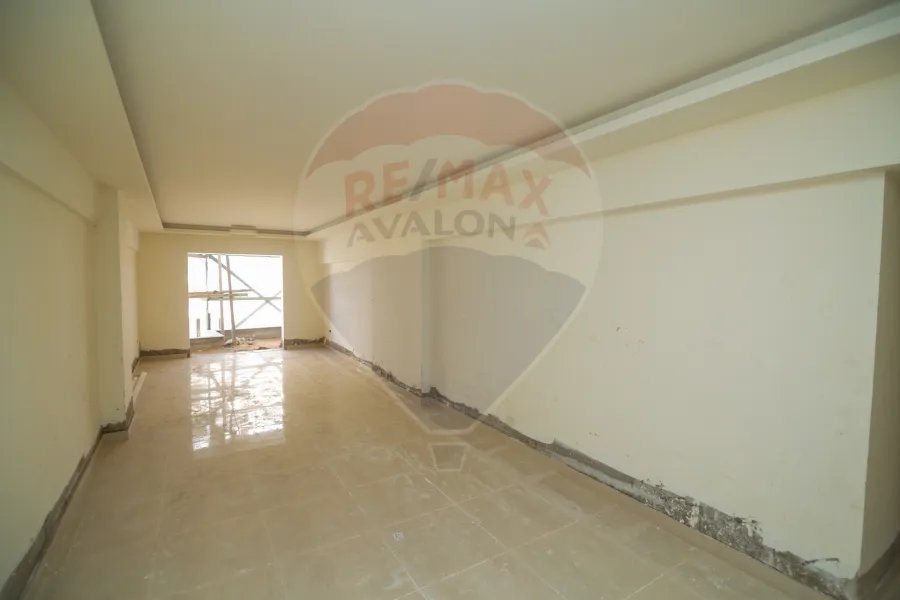 شقة للبيع 175 م سان ستيفانو (علي الترام مباشرة)