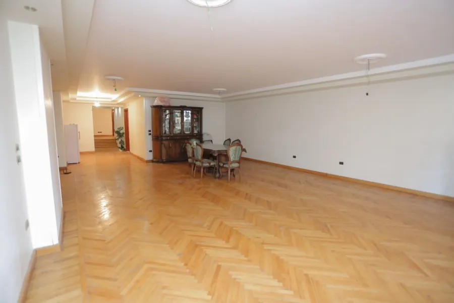 Apartment For Sale 275m Stanley (Steps From Kornish) First Hand
