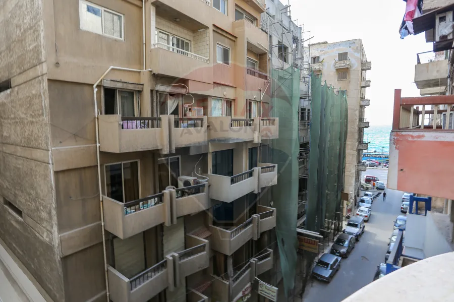 شقة للبيع 208 م لوران (احمد باشا ذو الفقار - خطوات من البحر)