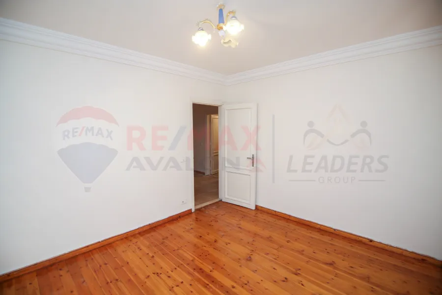 Apartment for rent 200 m Smouha (Albert El Awal St.)