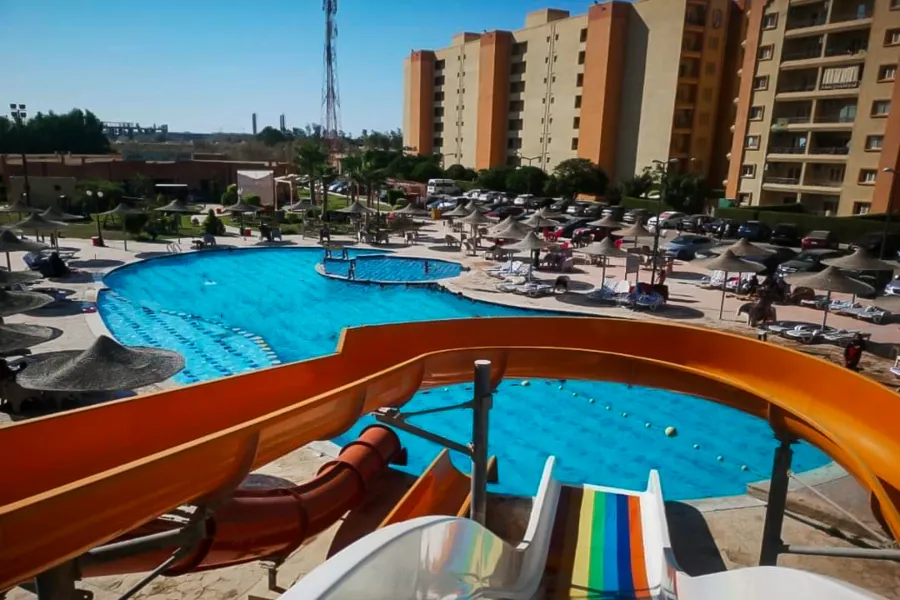 شاليه بروف للبيع العلمين (مارسيليا لاند) 100 م + 100 رووف