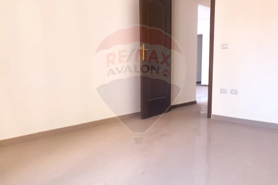 شقة للإيجار 135 م (ترام - الوزارة)