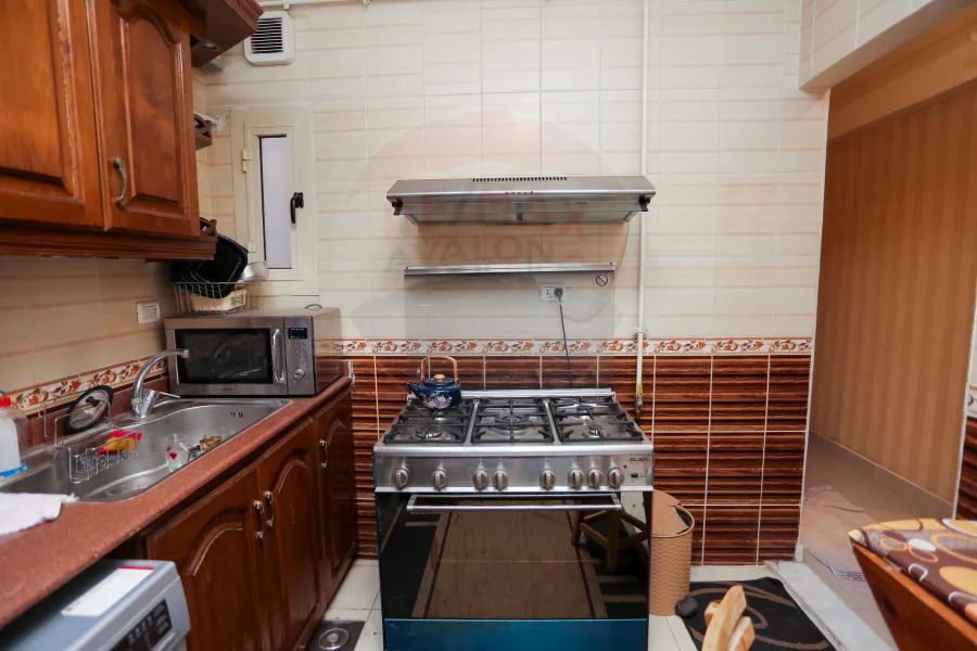 شقة للبيع 150 م سموحة ( ش زكى رجب ) خطوات من فوزى معاذ