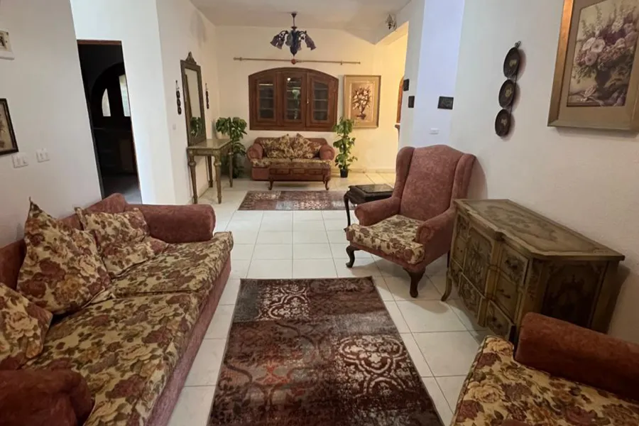 Furnished ground chalet + Garden for rent (Marina 7)