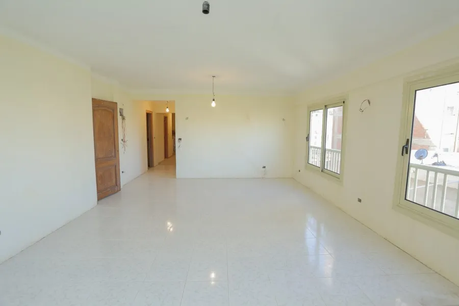 شقة للبيع 160م سبورتنج (خطوات من ش أبوقير الرئيسي)-