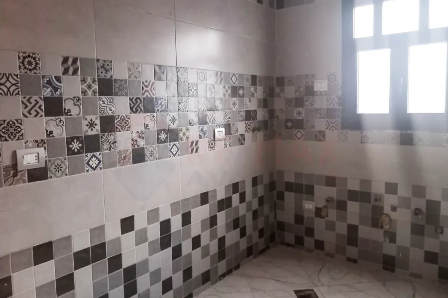 شقة للبيع 165 م سموحة ( شارع بهاء الدين الغتورى )  بتسهيلات فى السداد