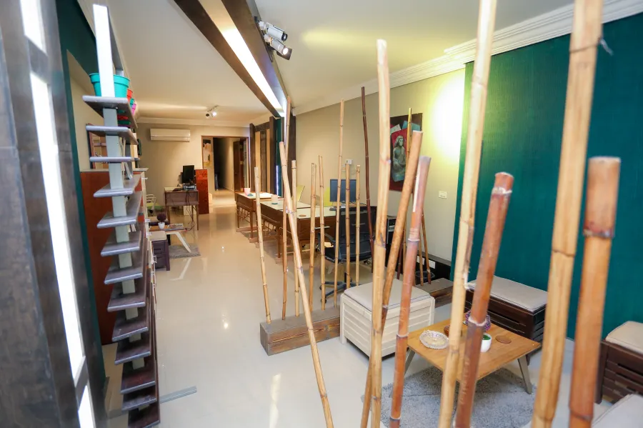 شقة مفروش إدارى للايجار 225 م سموحة (ش فوزى معاذ الرئيسي)