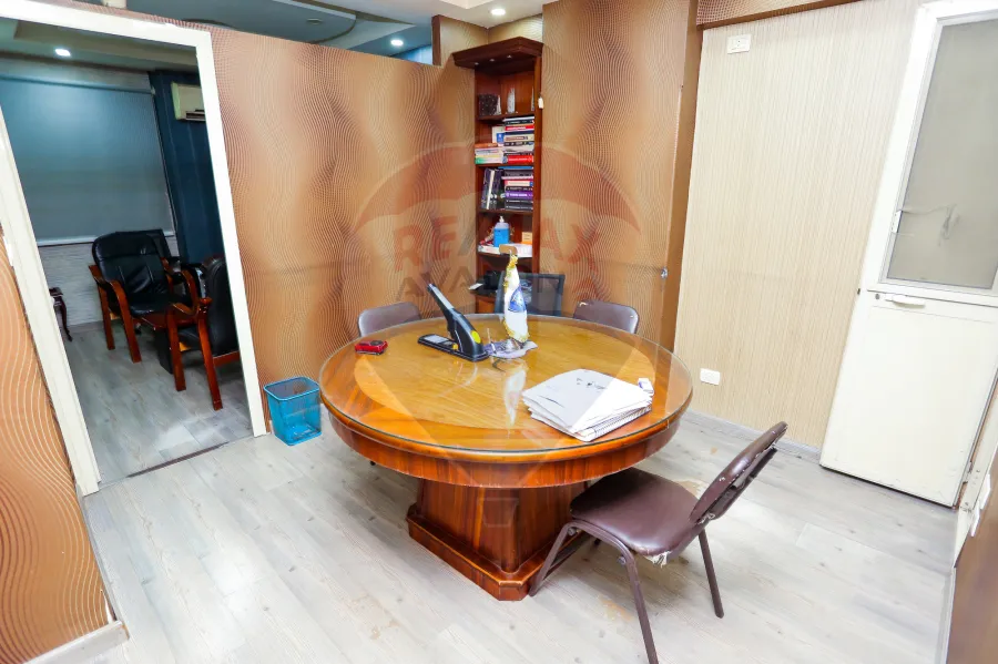 مقر اداري للبيع 125 م كليوباترا (ش بورسعيد تطل على ش مدحت سيف اليزل)