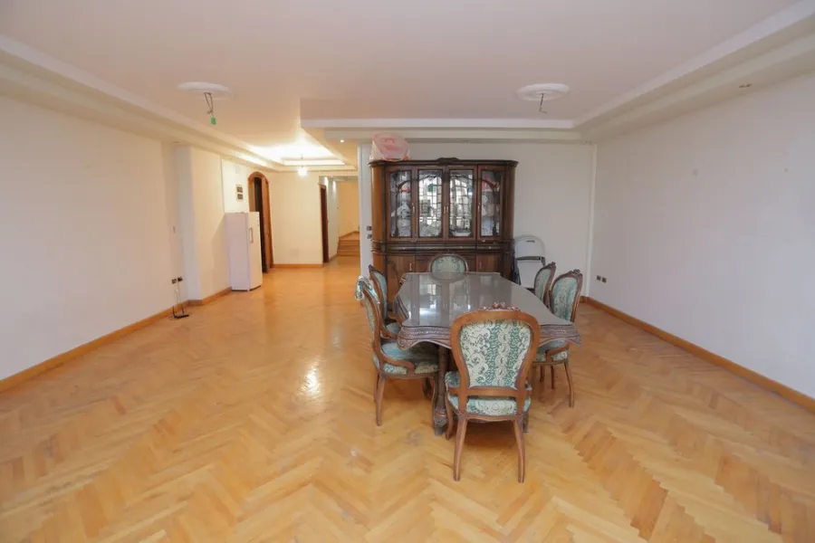 Apartment For Sale 275m Stanley (Steps From Kornish) First Hand