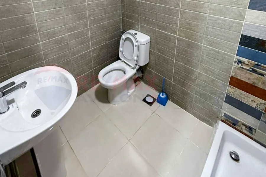 فيلا توين هاوس للبيع (مارسيليا بيتش 4) 290 م