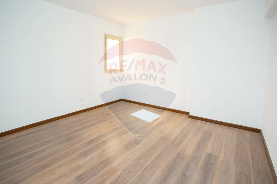 شقة للبيع 199 م سموحة أبراج الصيادلة)