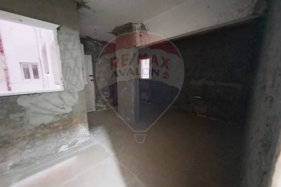 شقة للبيع 200 م كفر عبده (ش عبدالعزيز عجمية)