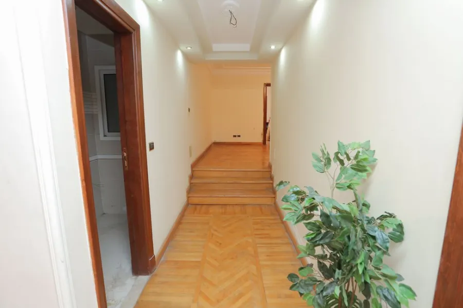 Apartment For Sale 275m Stanley (Steps From Kornish) First Hand