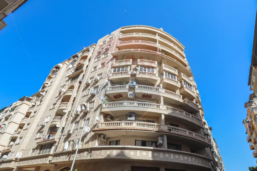 شقة للبيع 187 م سموحة (شارع إسماعيل سري)