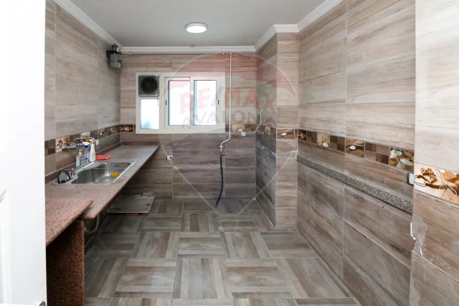 قة للبيع 223 م سموحة (انطونيادس سيتى)