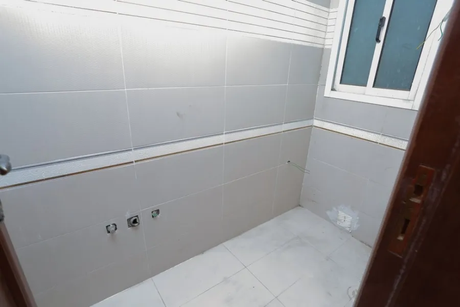 Apartment For Sale 275m Stanley (Steps From Kornish) First Hand